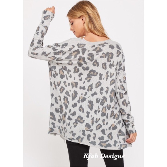 ❤️LAST 2! Grey Ribbed Knit Leopard Cardigan! - Picture 7 of 7